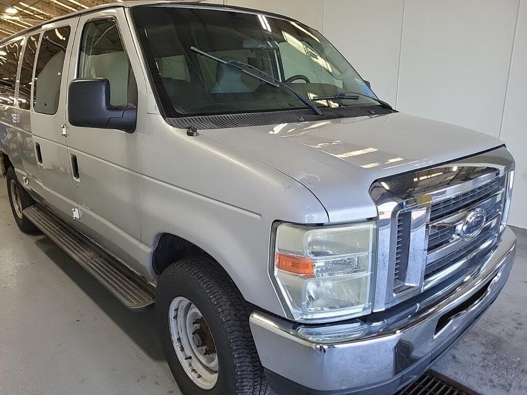 2011 FORD E-350