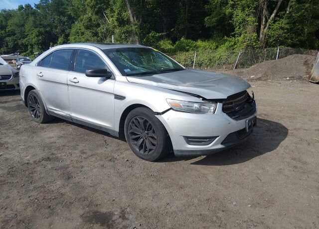 2013 FORD Taurus