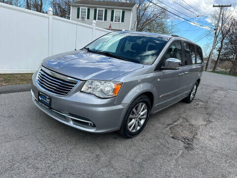 2014 CHRYSLER Town and Country