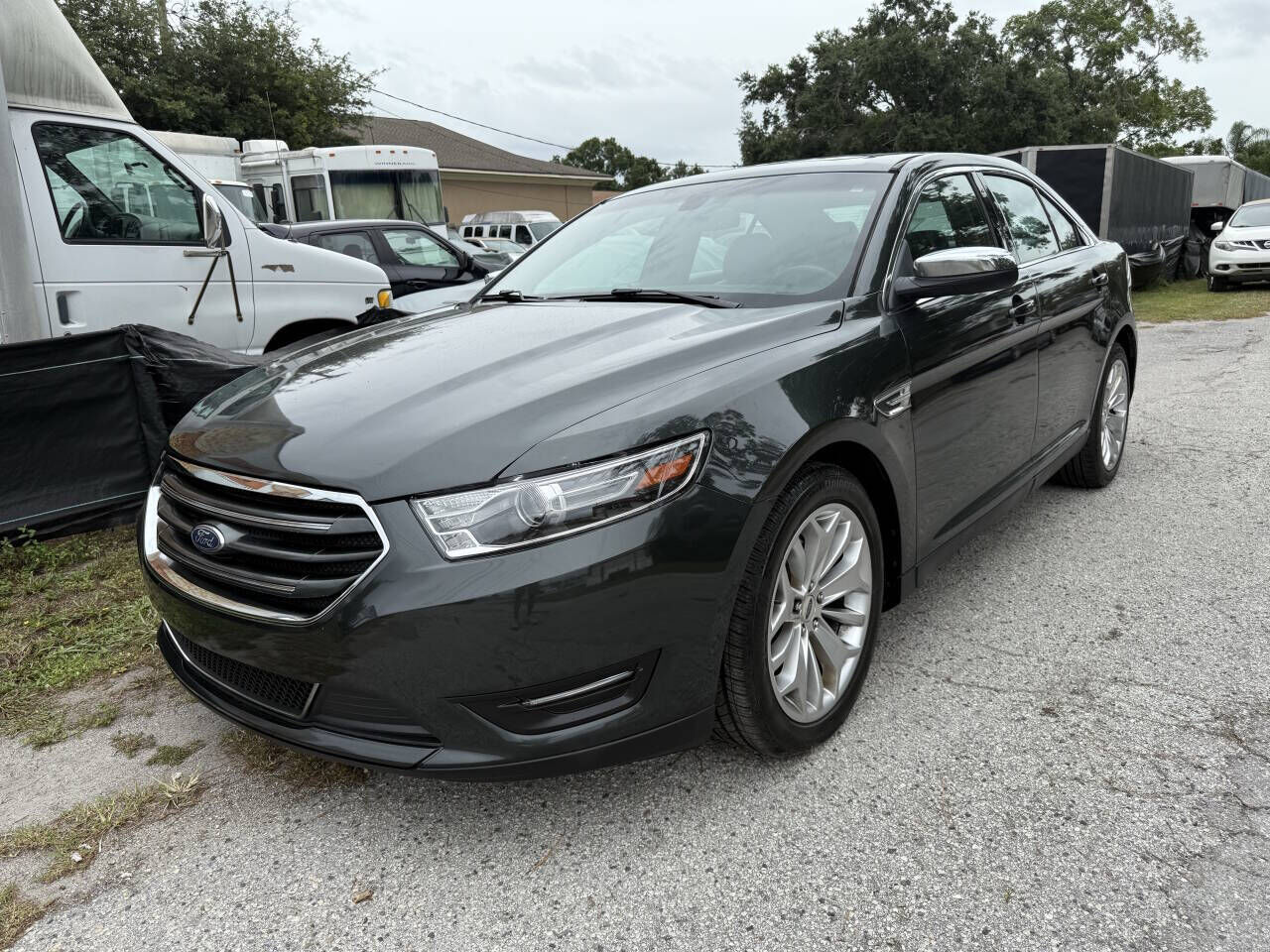 2016 FORD Taurus