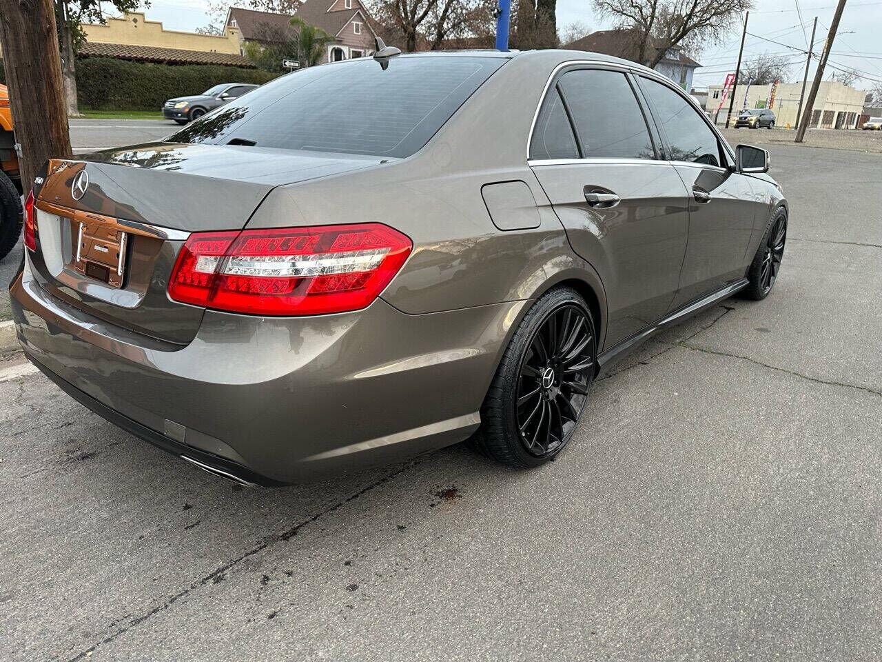 2012 MERCEDES-BENZ E-Class