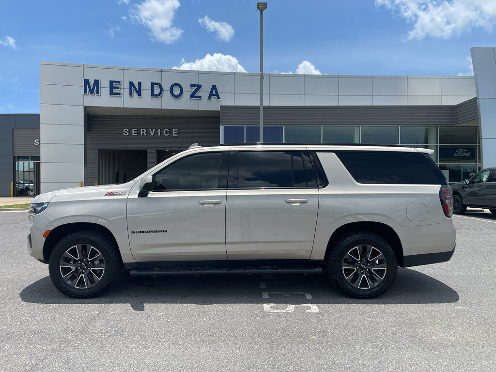 2023 CHEVROLET Suburban
