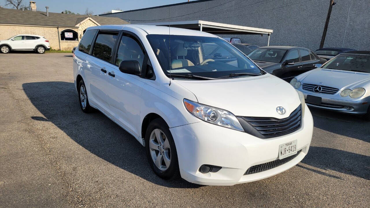2014 TOYOTA Sienna