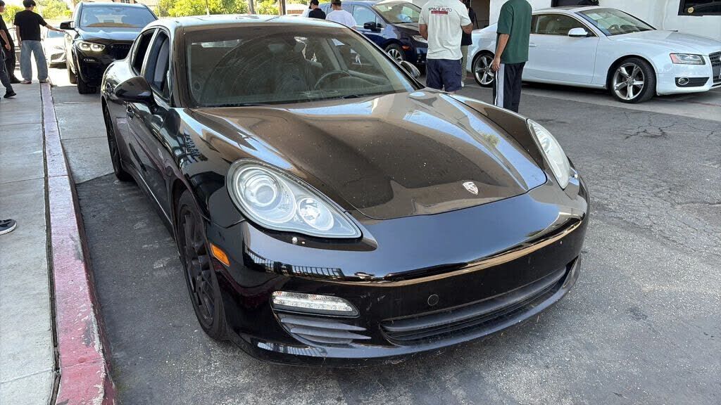 2010 PORSCHE Panamera