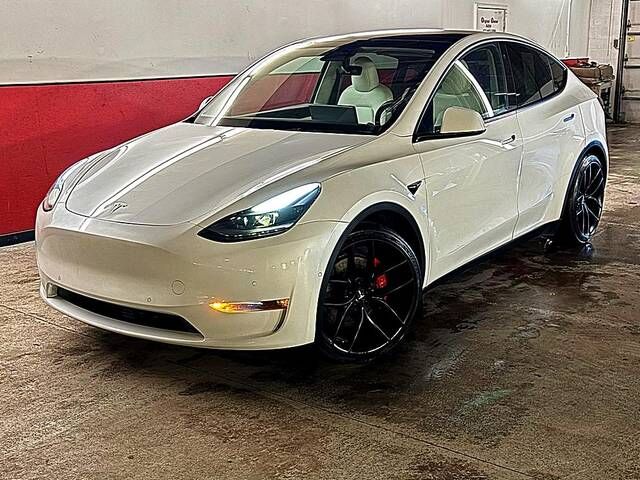 2021 TESLA Model Y