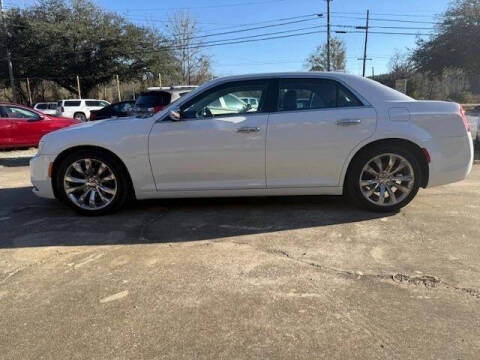 2019 CHRYSLER 300