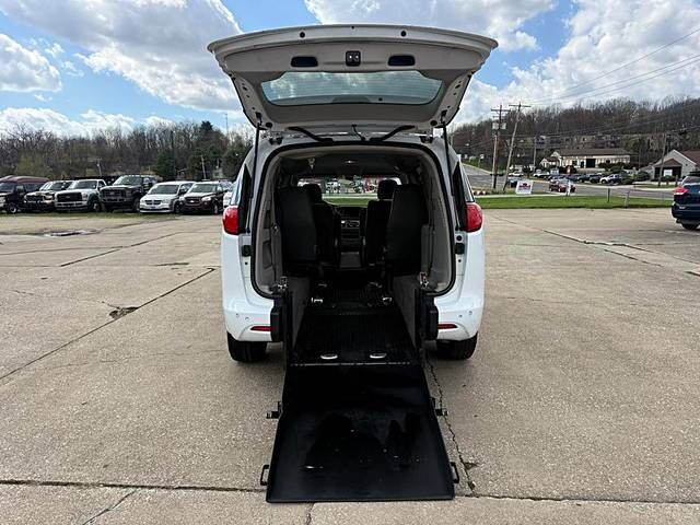 2020 CHRYSLER Voyager