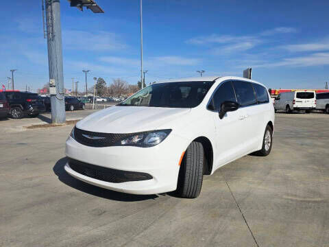 2024 CHRYSLER Voyager