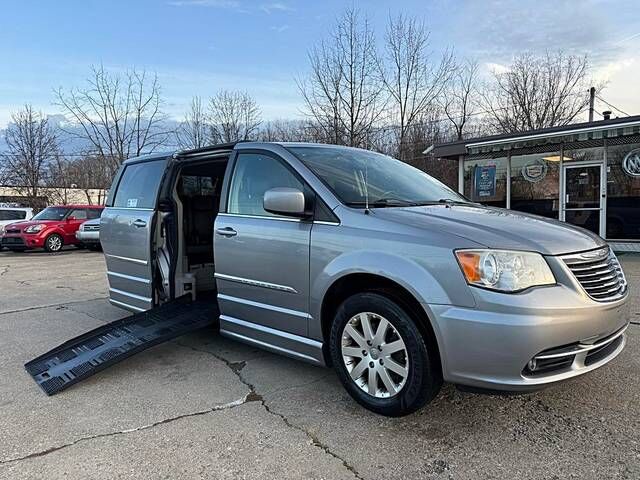 2014 CHRYSLER Town and Country