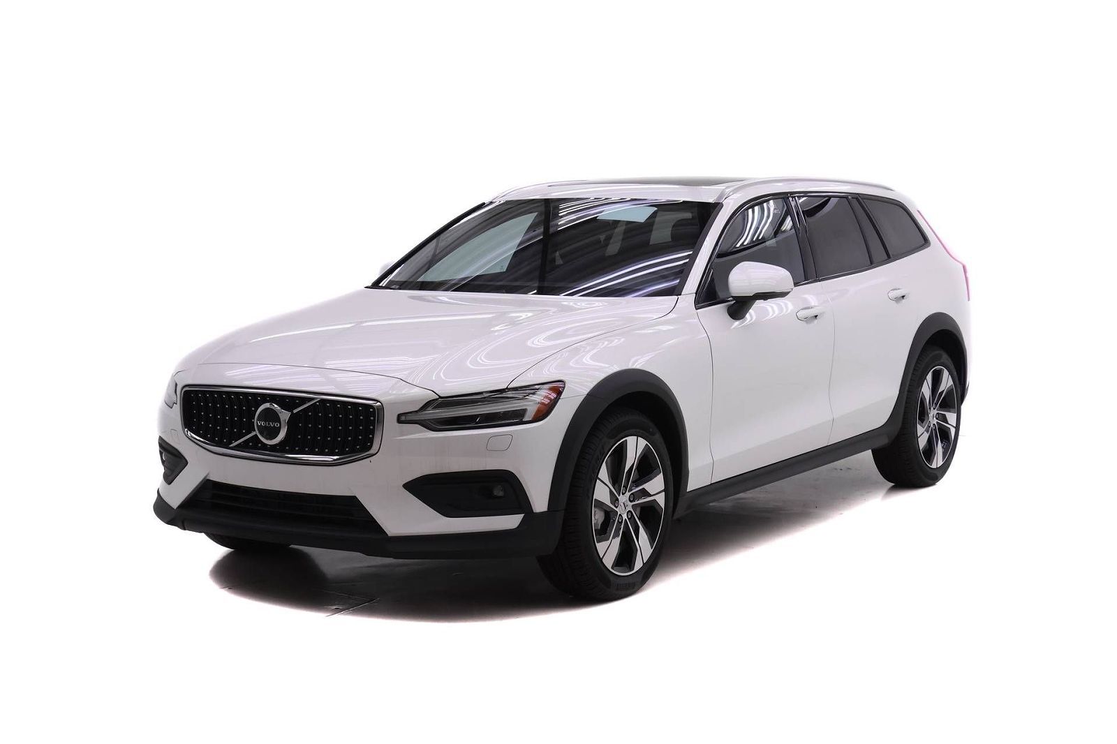 2026 VOLVO V60CC
