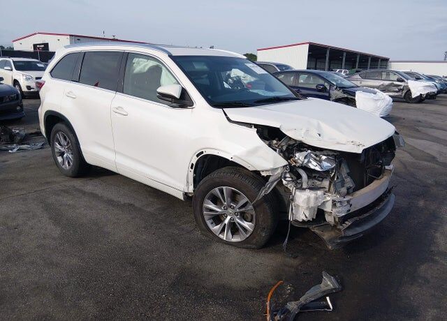 2015 TOYOTA Highlander