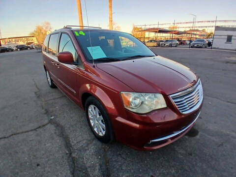2014 CHRYSLER Town and Country