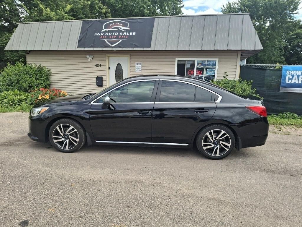 2017 SUBARU Legacy