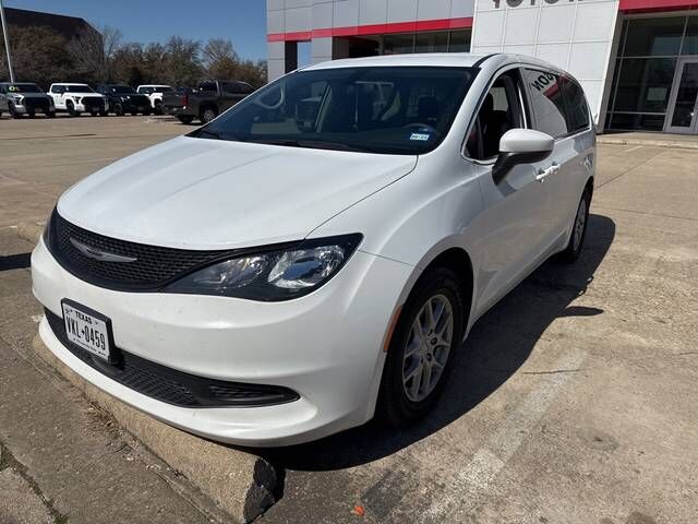 2022 CHRYSLER Voyager