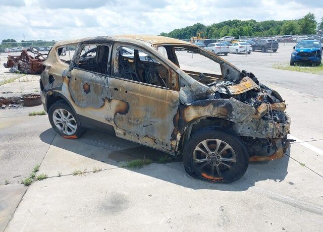 2017 FORD Escape