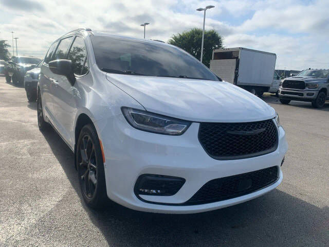 2023 CHRYSLER Pacifica