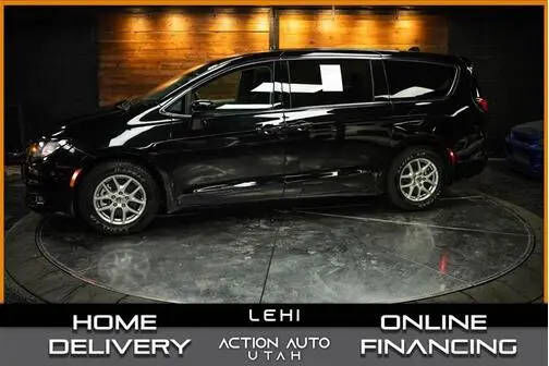 2024 CHRYSLER Voyager