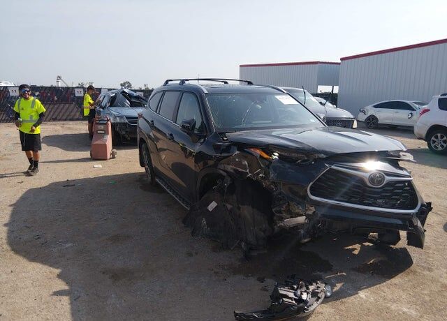 2024 TOYOTA Highlander