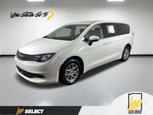 2023 CHRYSLER Voyager