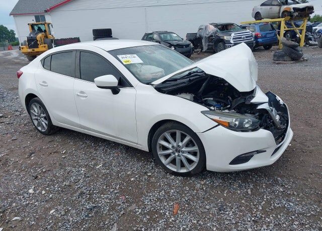 2017 MAZDA Mazda3