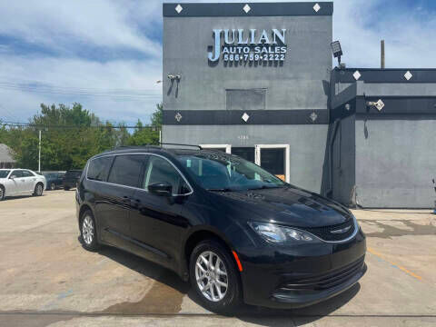 2020 CHRYSLER Voyager