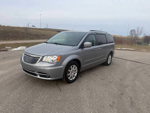 2015 CHRYSLER Town and Country