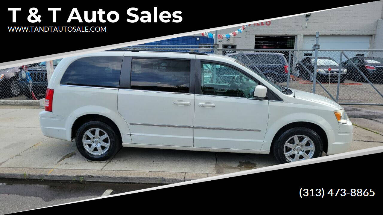 2010 CHRYSLER Town and Country