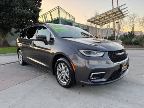 2022 CHRYSLER Pacifica