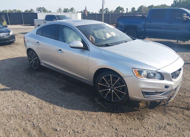 2016 VOLVO S60