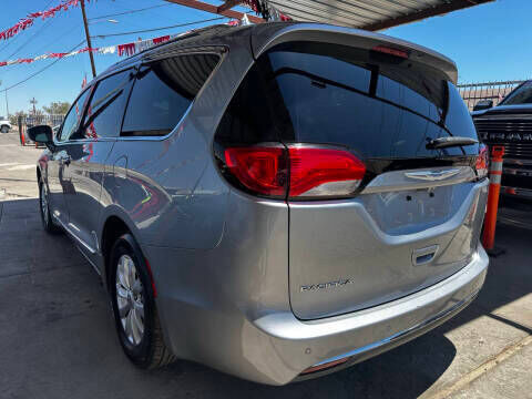 2019 CHRYSLER Pacifica
