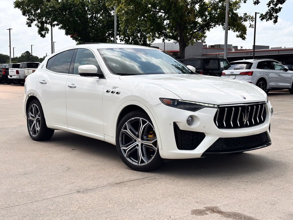 2022 MASERATI Levante