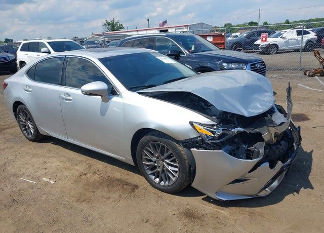 2018 LEXUS ES