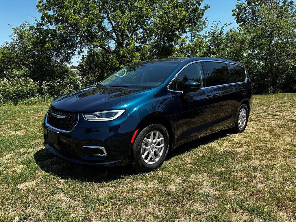 2023 CHRYSLER Pacifica