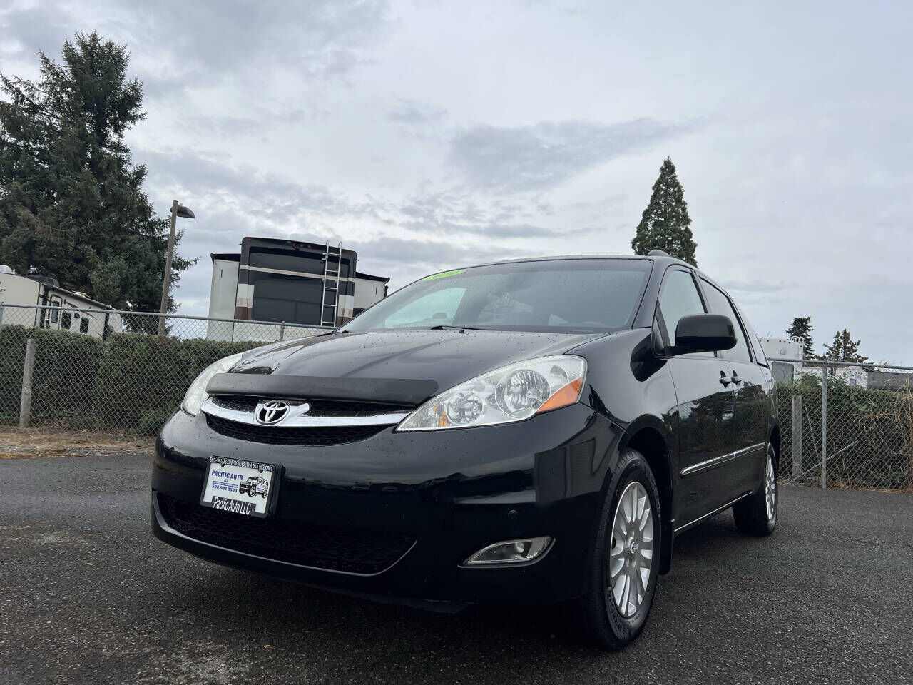 2010 TOYOTA Sienna