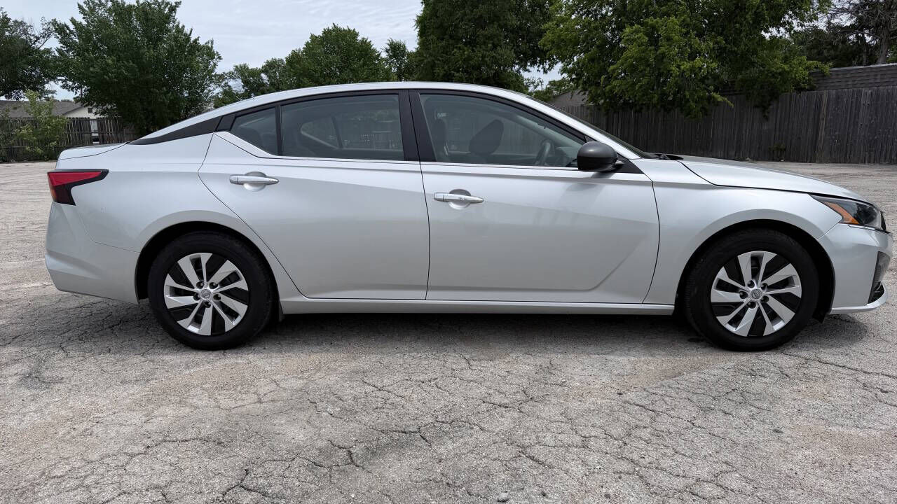 2024 NISSAN Altima
