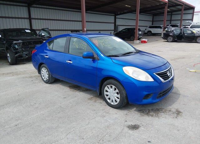 2014 NISSAN Versa