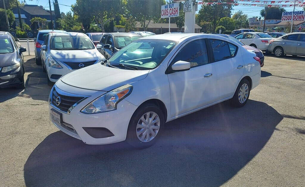 2016 NISSAN Versa