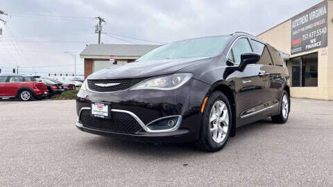 2017 CHRYSLER Pacifica