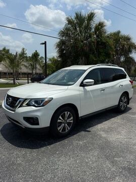 2017 NISSAN Pathfinder