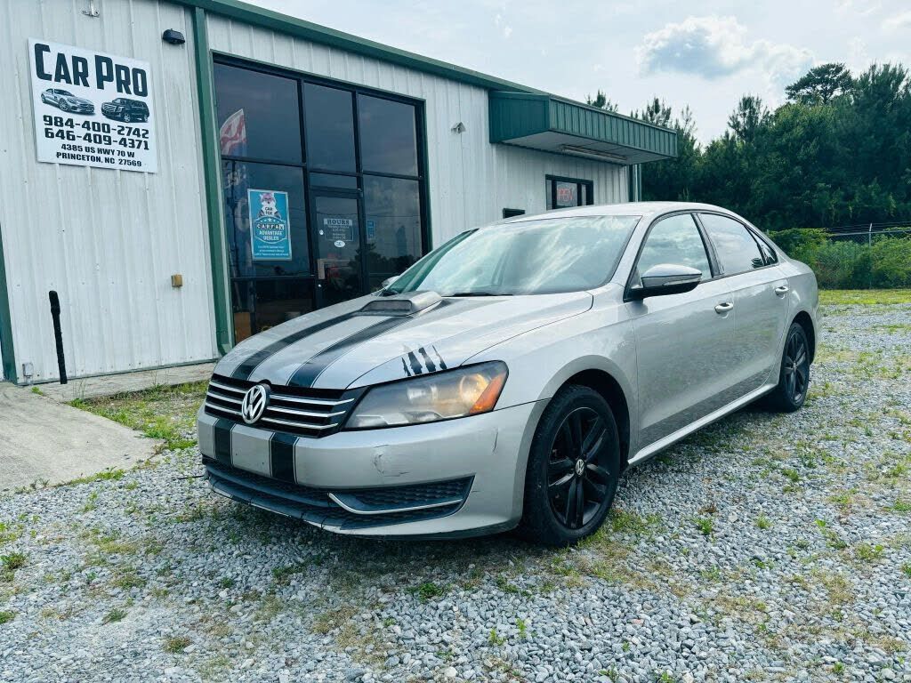 2012 VOLKSWAGEN Passat