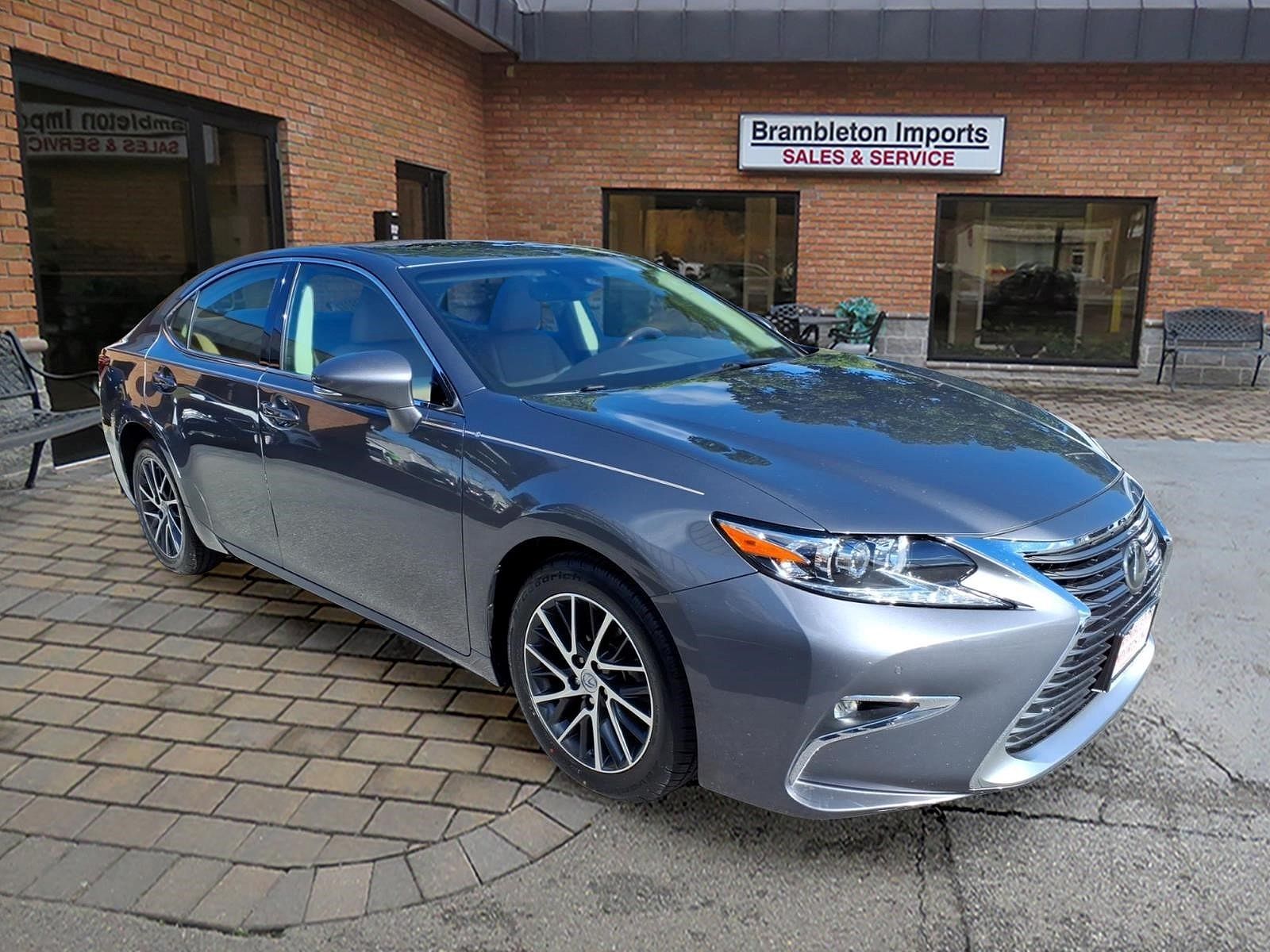 2017 LEXUS ES