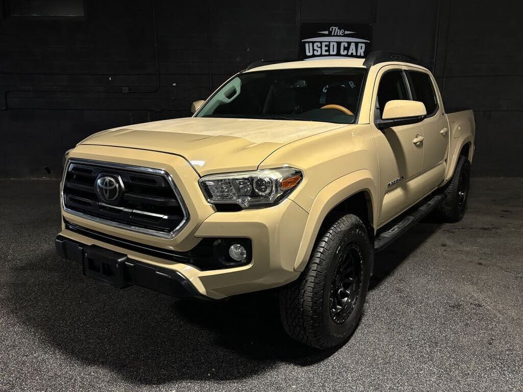 2018 TOYOTA Tacoma