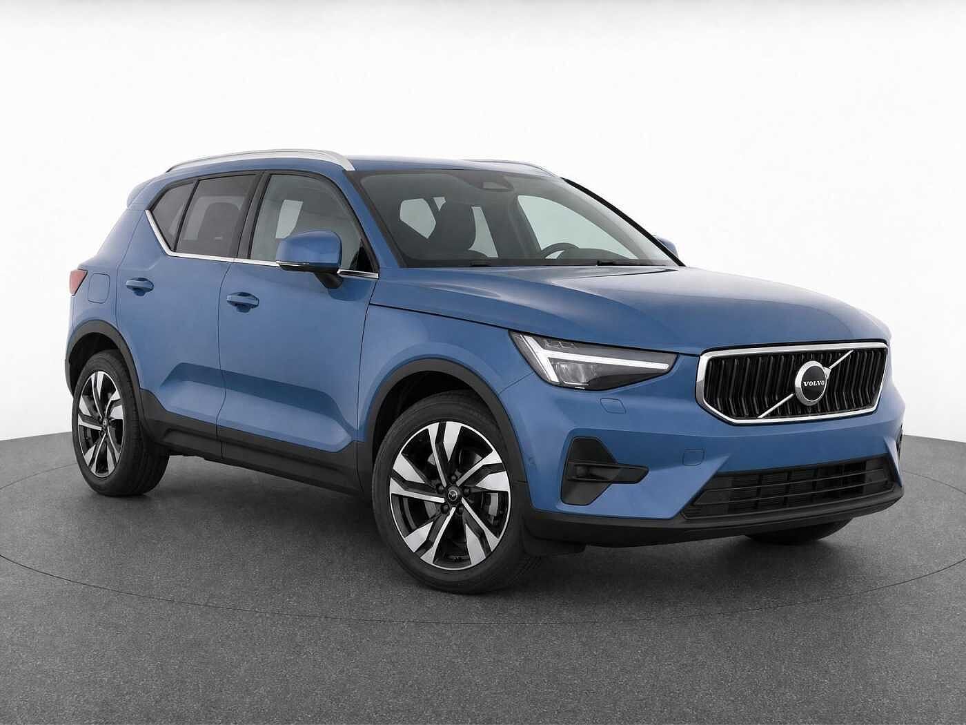 2024 VOLVO XC40