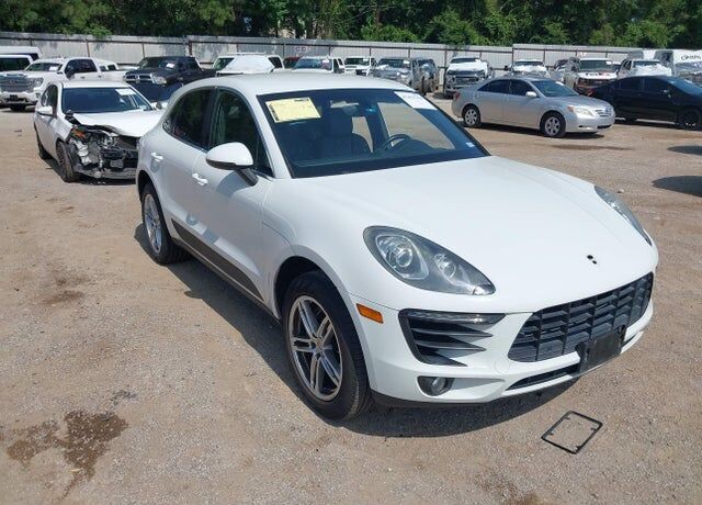 2015 PORSCHE Macan