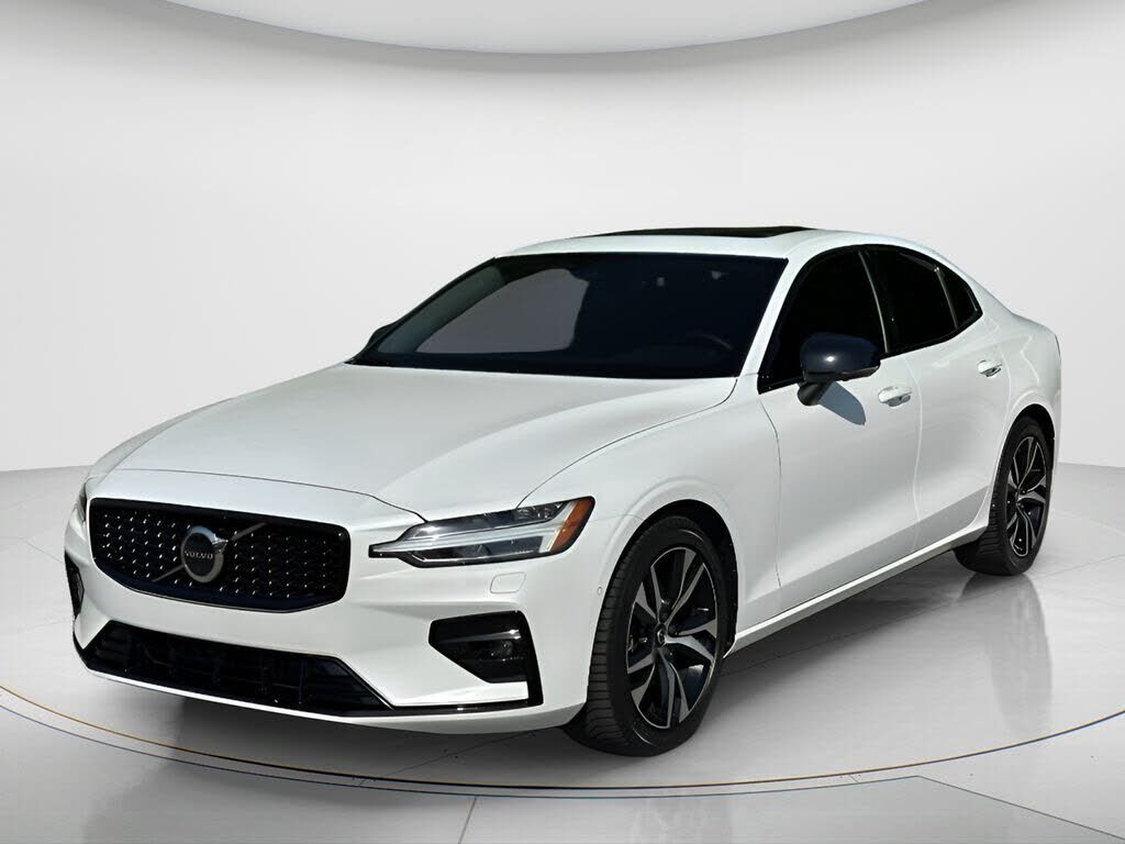 2023 VOLVO S60