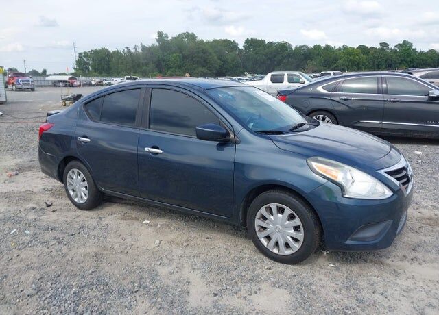 2016 NISSAN Versa