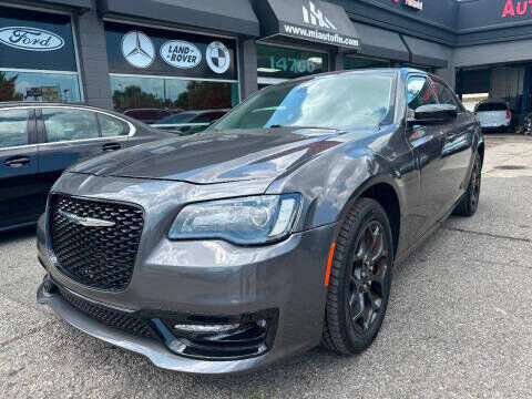 2019 CHRYSLER 300
