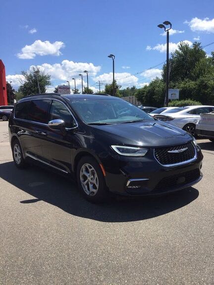 2023 CHRYSLER Pacifica