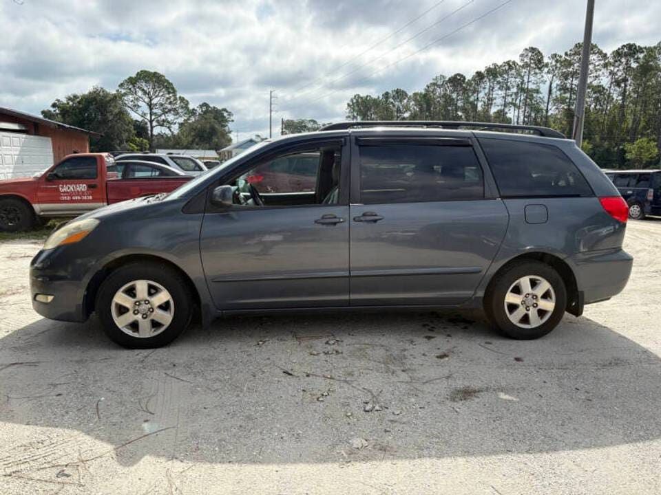 2009 TOYOTA Sienna