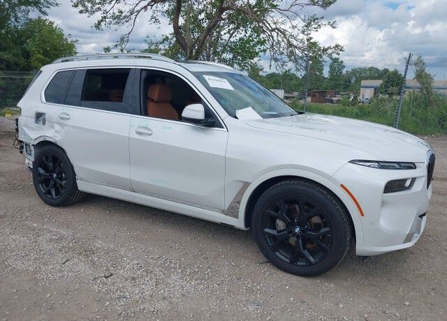 2023 BMW X7